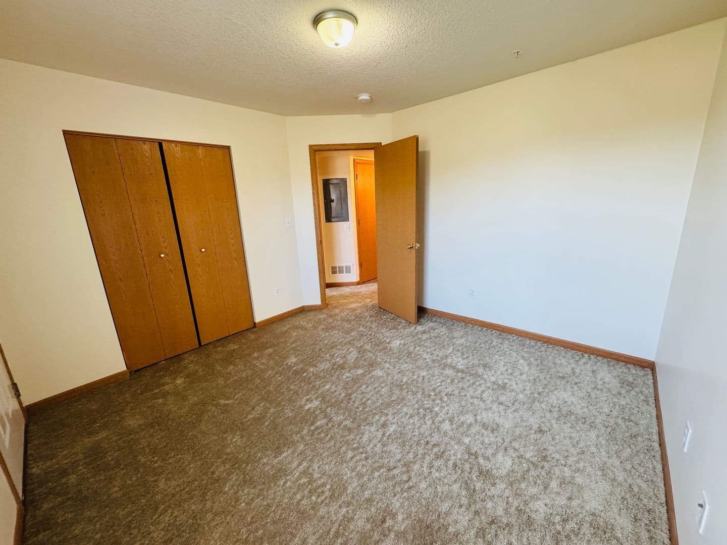 Warsaw Apartment: 101 Briar Ridge Circle