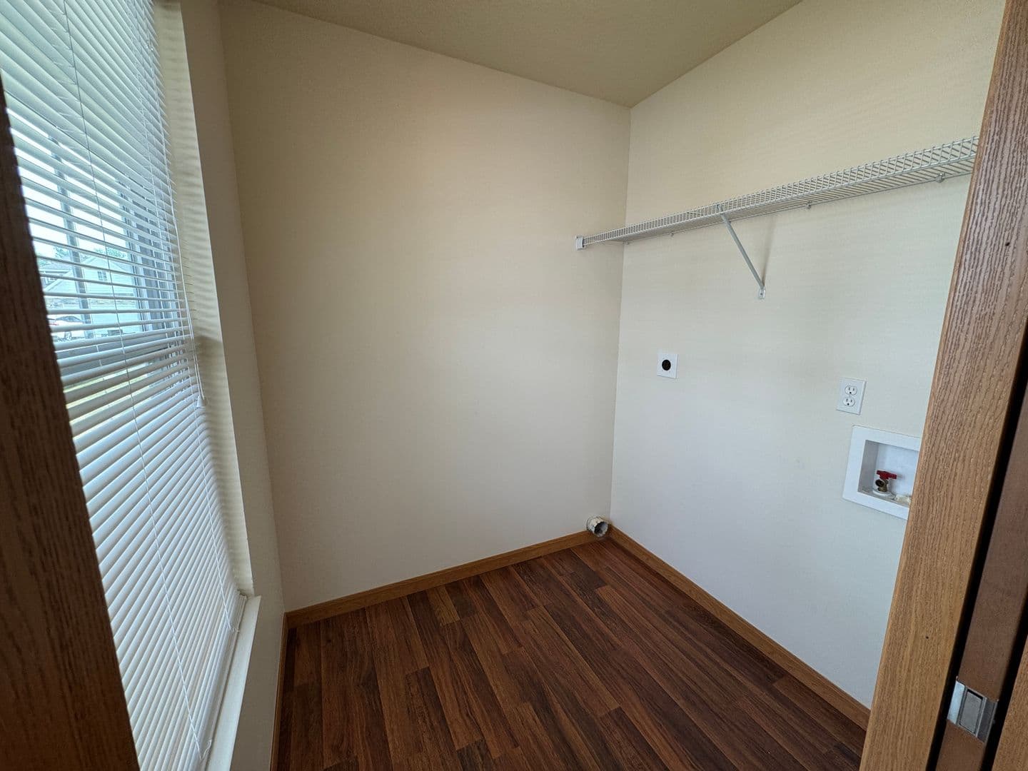 Columbia City Apartment: 120 N Chestnut Wood Lane
