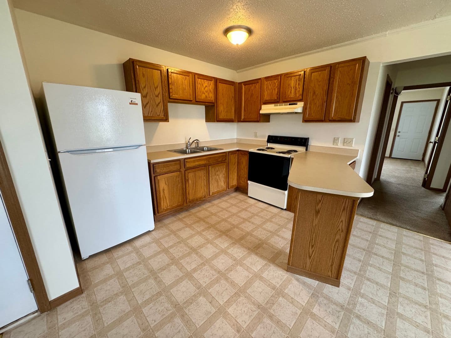 Plymouth Apartment: 1340 Holloway Dr
