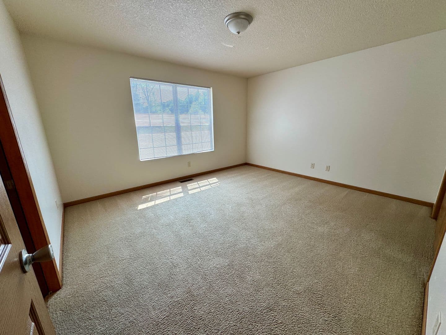 Warsaw Apartment: 101 Briar Ridge Circle