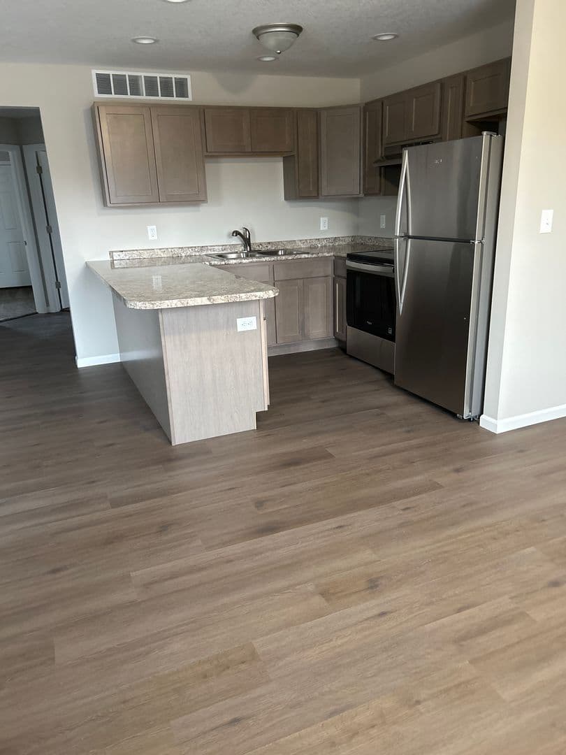 Culver Apartment: 201 W Tampa St