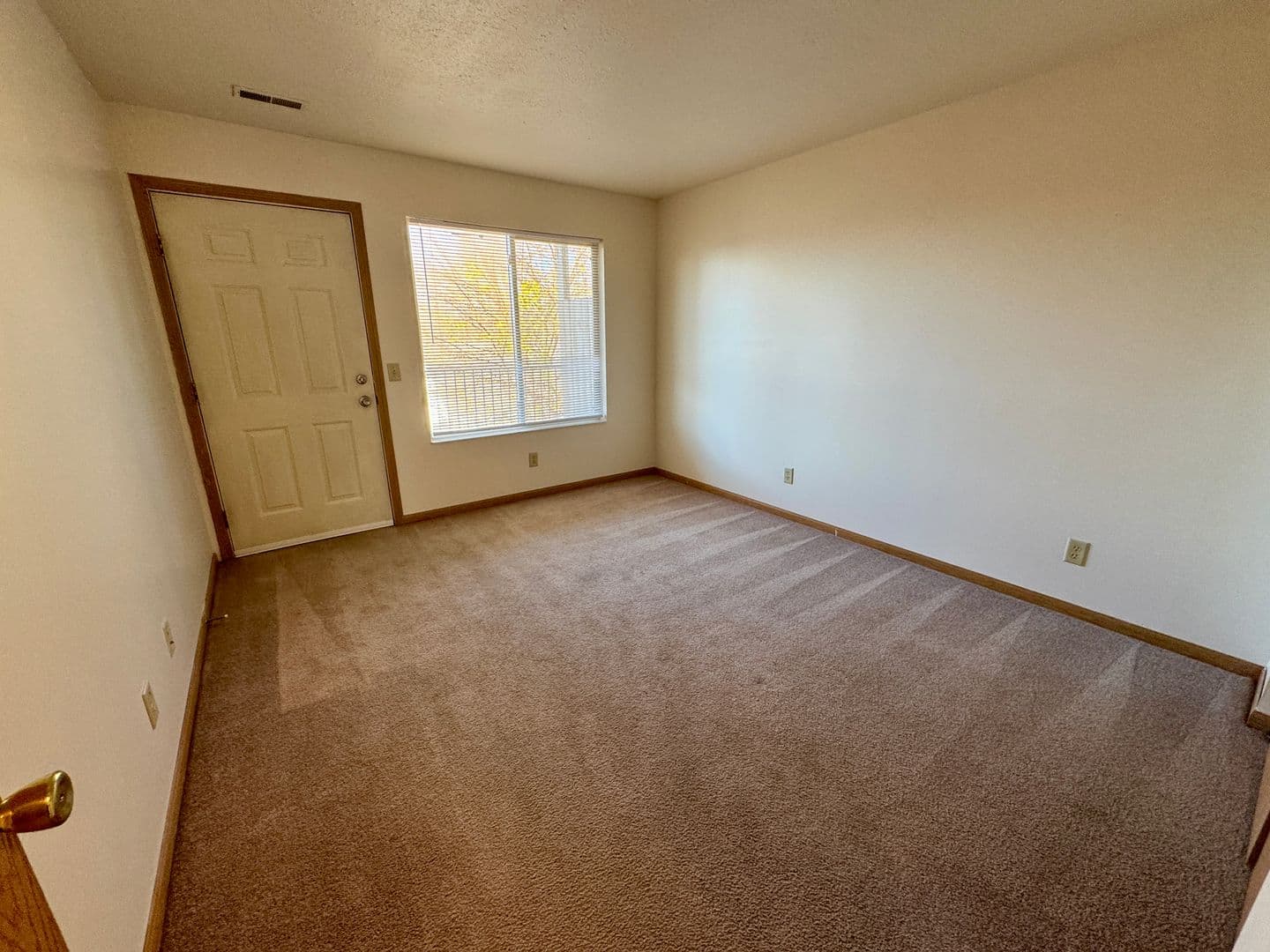 Warsaw Apartment: 200 Kinney Drive