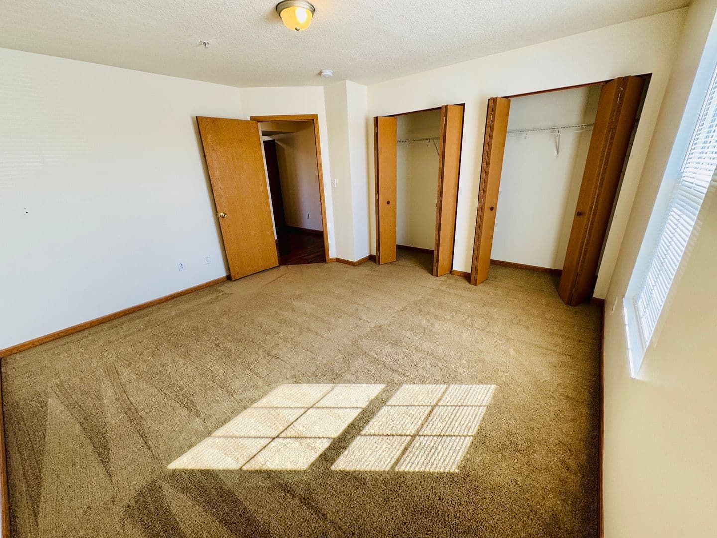Elwood Apartment: 9401 Frans Way
