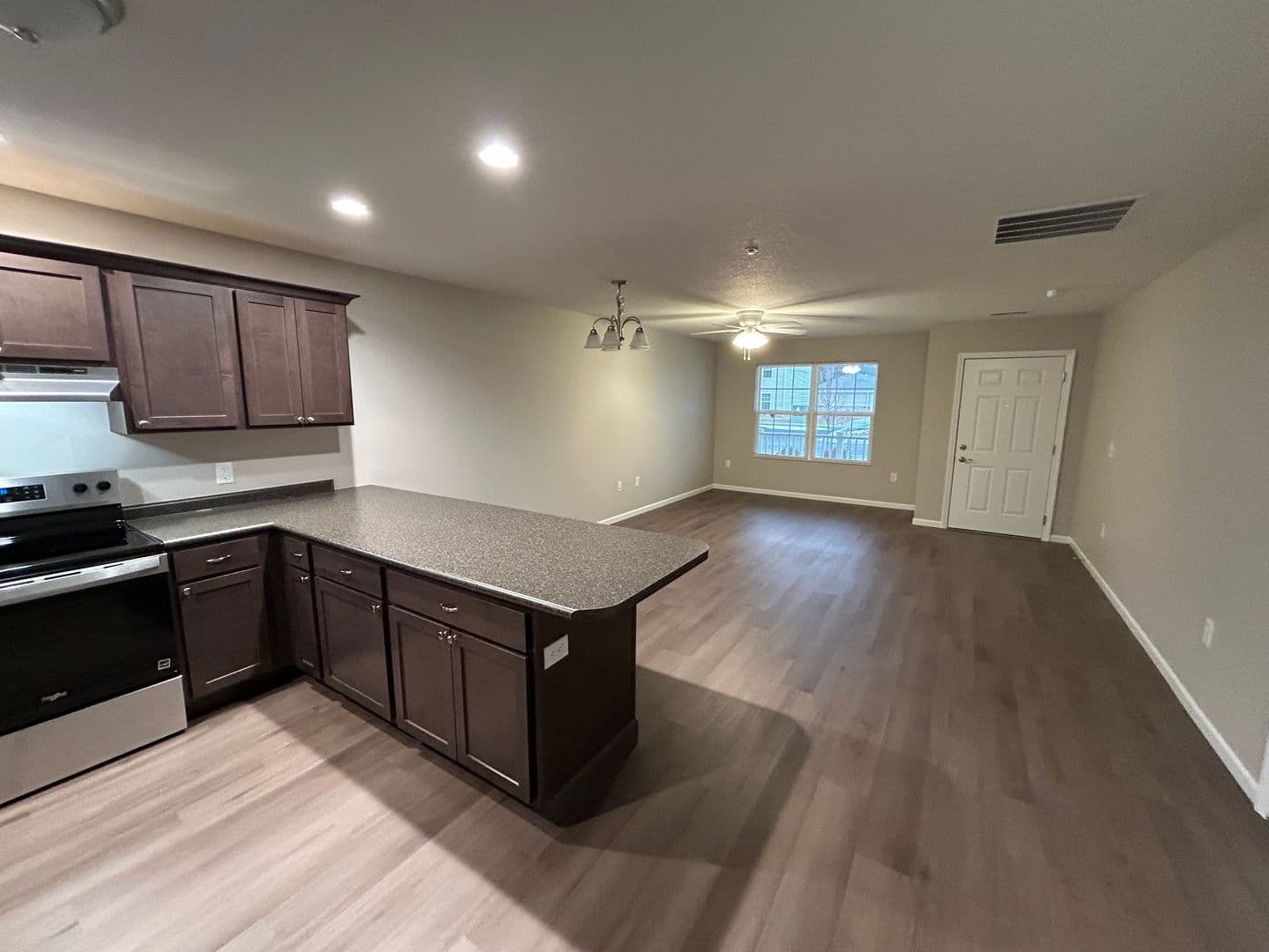 Culver Apartment: 201 W Tampa St