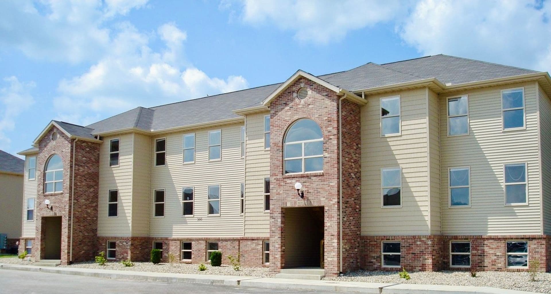 Warsaw Apartment: 200 Kinney Drive