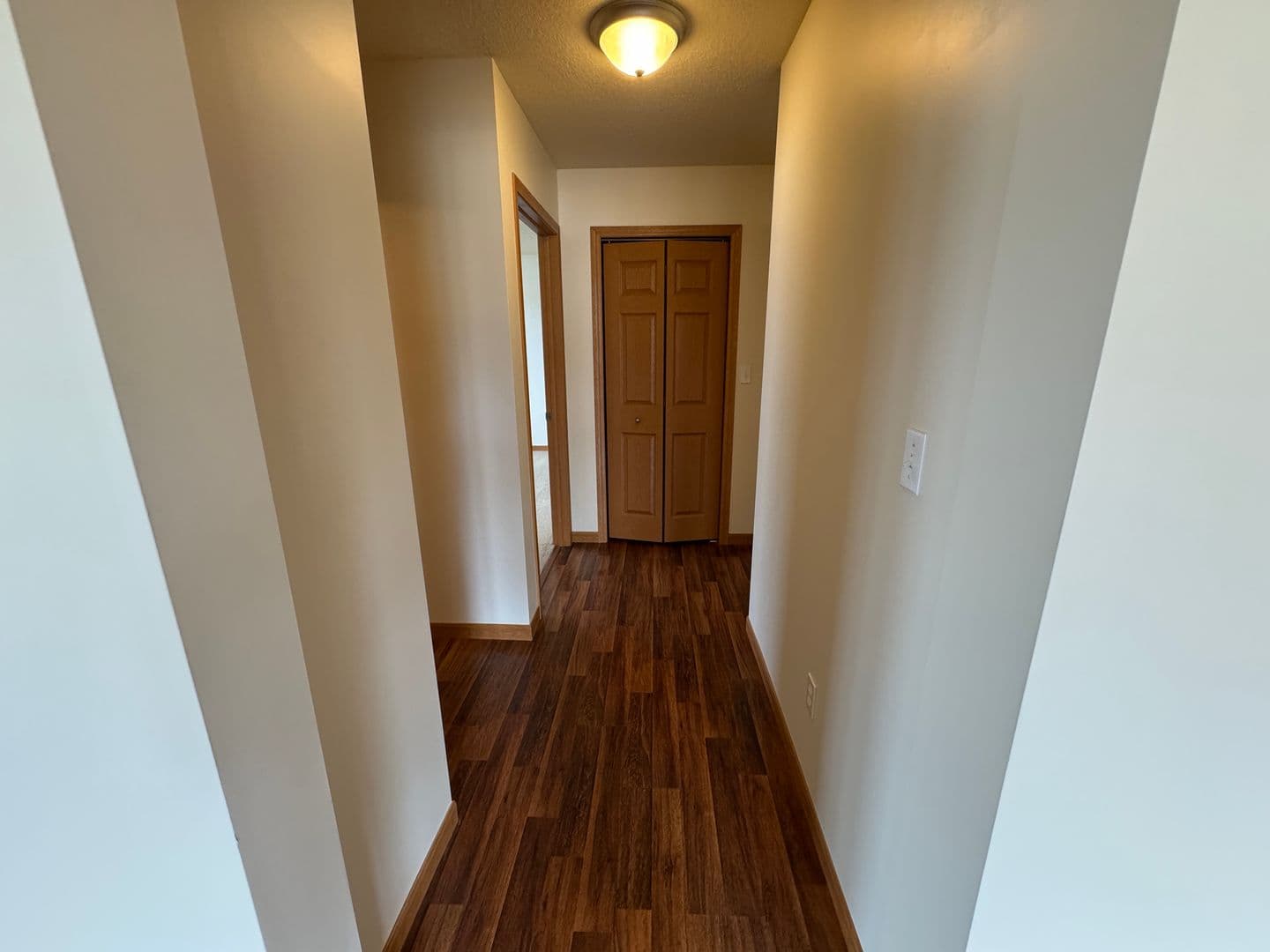 Columbia City Apartment: 120 N Chestnut Wood Lane