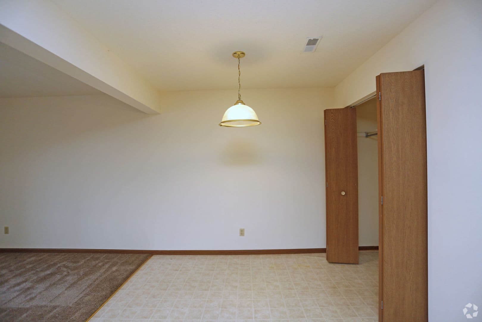 New Carlisle Apartment: 220 Chapman Drive