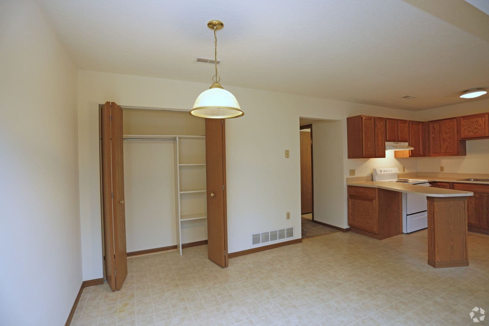 New Carlisle Apartment: 220 Chapman Drive
