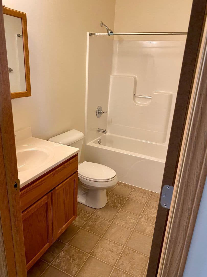 Peru Apartment: 548 Sycamore Trl