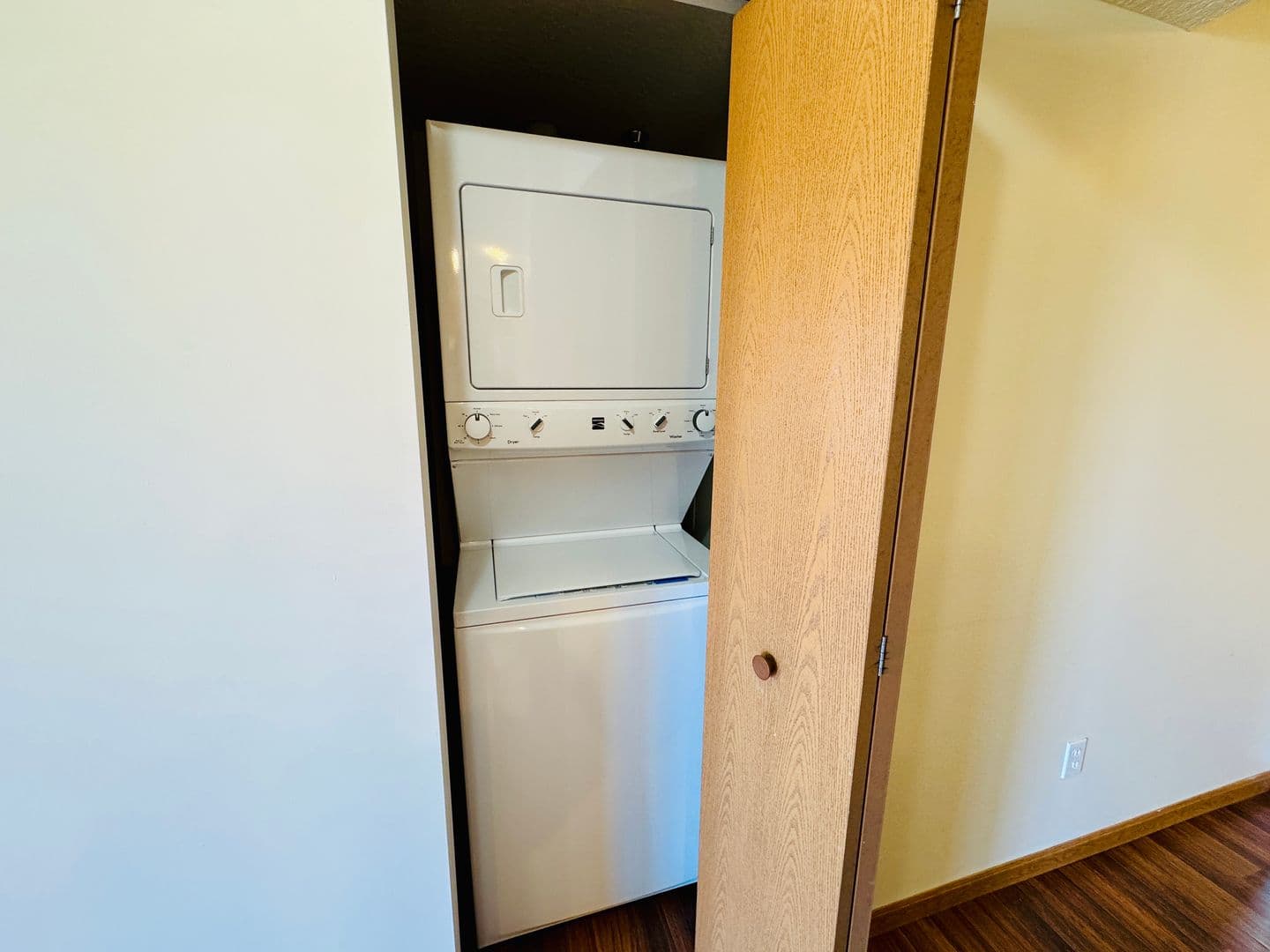Warsaw Apartment: 101 Briar Ridge Circle