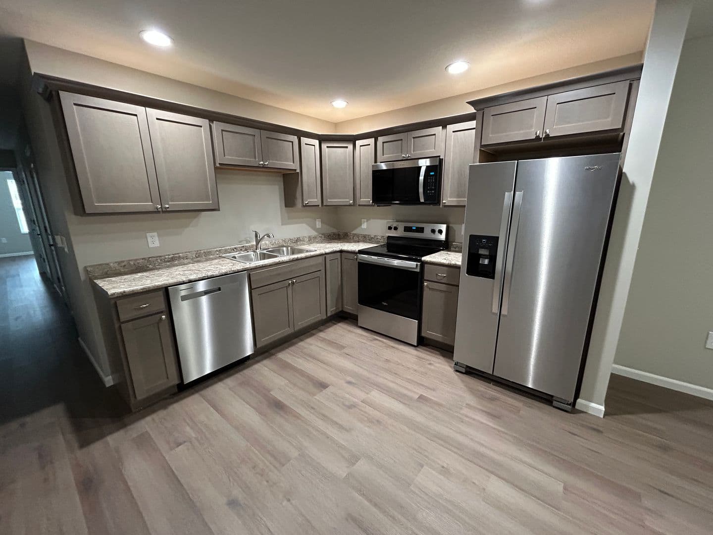 Culver Apartment: 201 W Tampa St