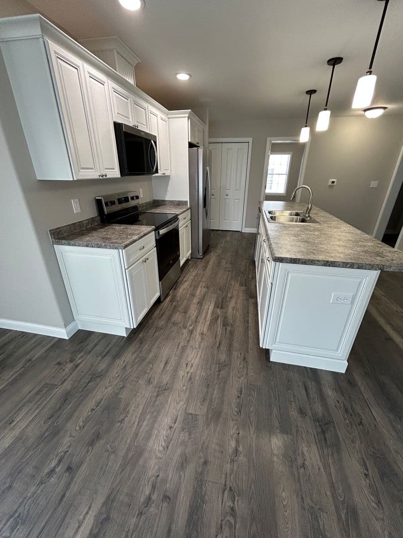 Culver Apartment: 201 W Tampa St