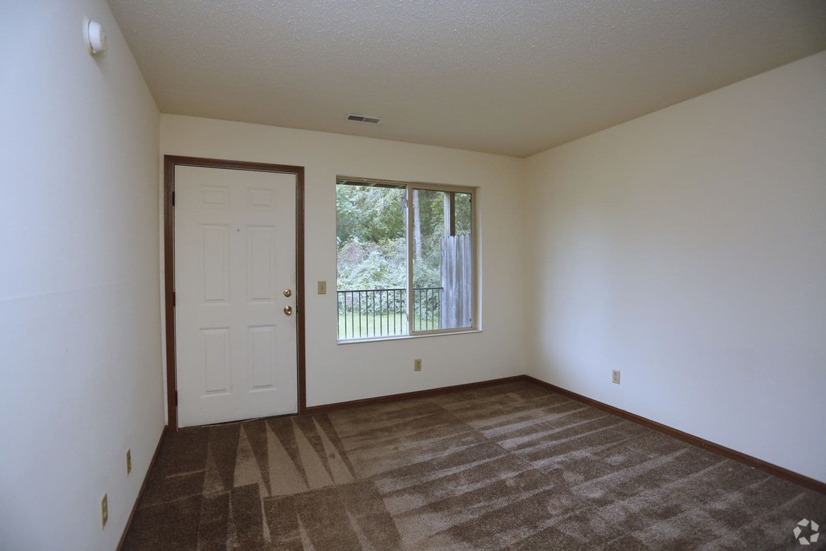 New Carlisle Apartment: 220 Chapman Drive
