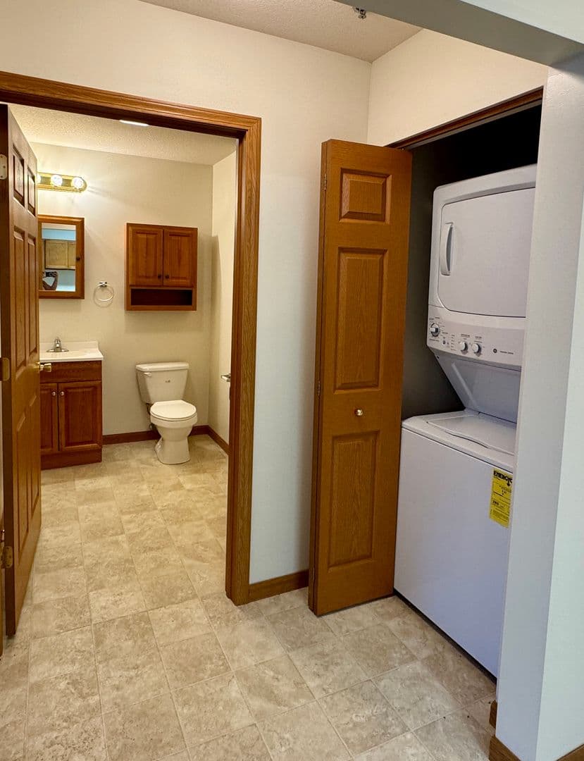 Elwood Apartment: 9401 Frans Way