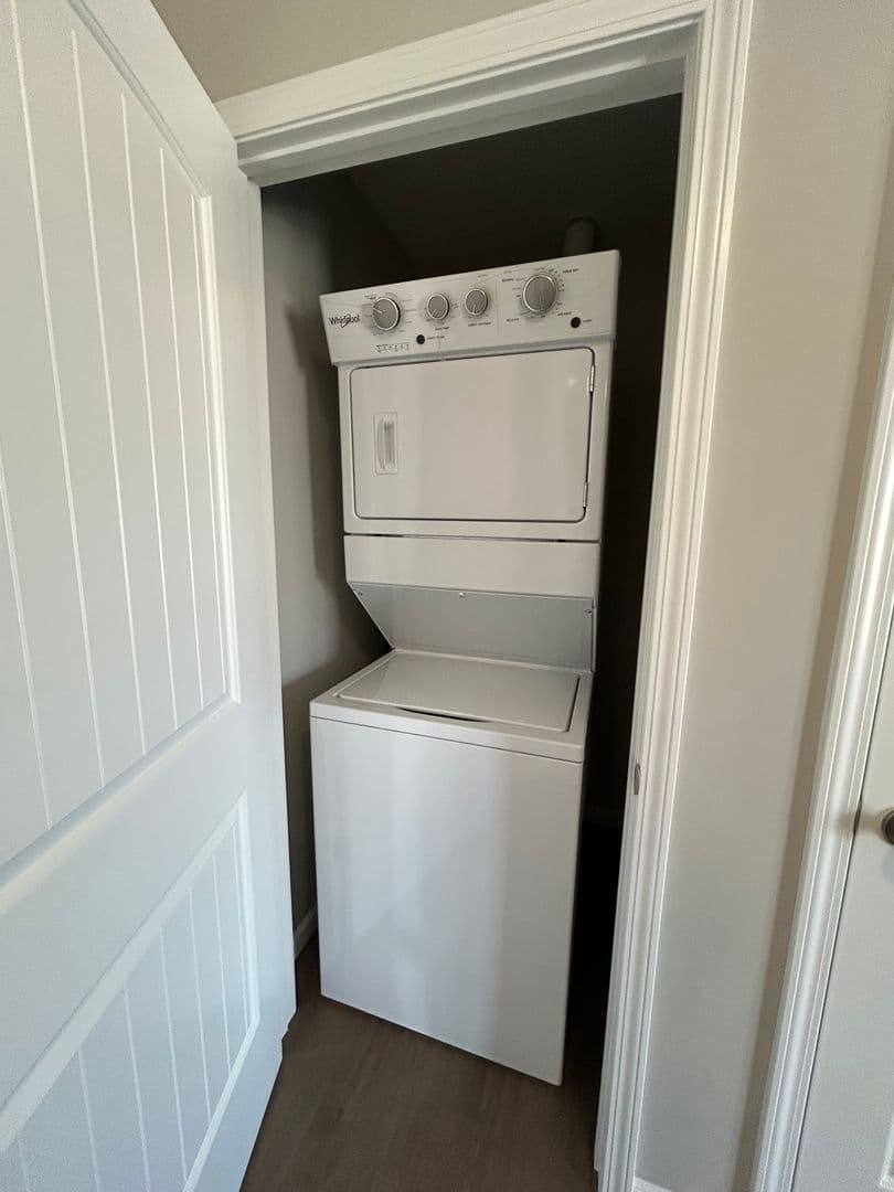 Culver Apartment: 201 W Tampa St