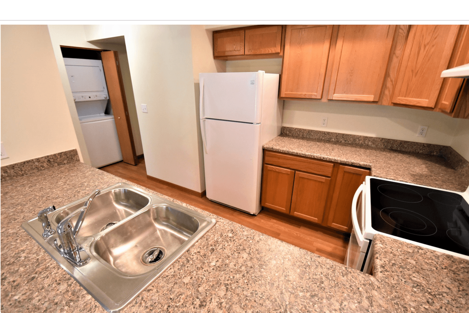 New Carlisle Apartment: 220 Chapman Drive
