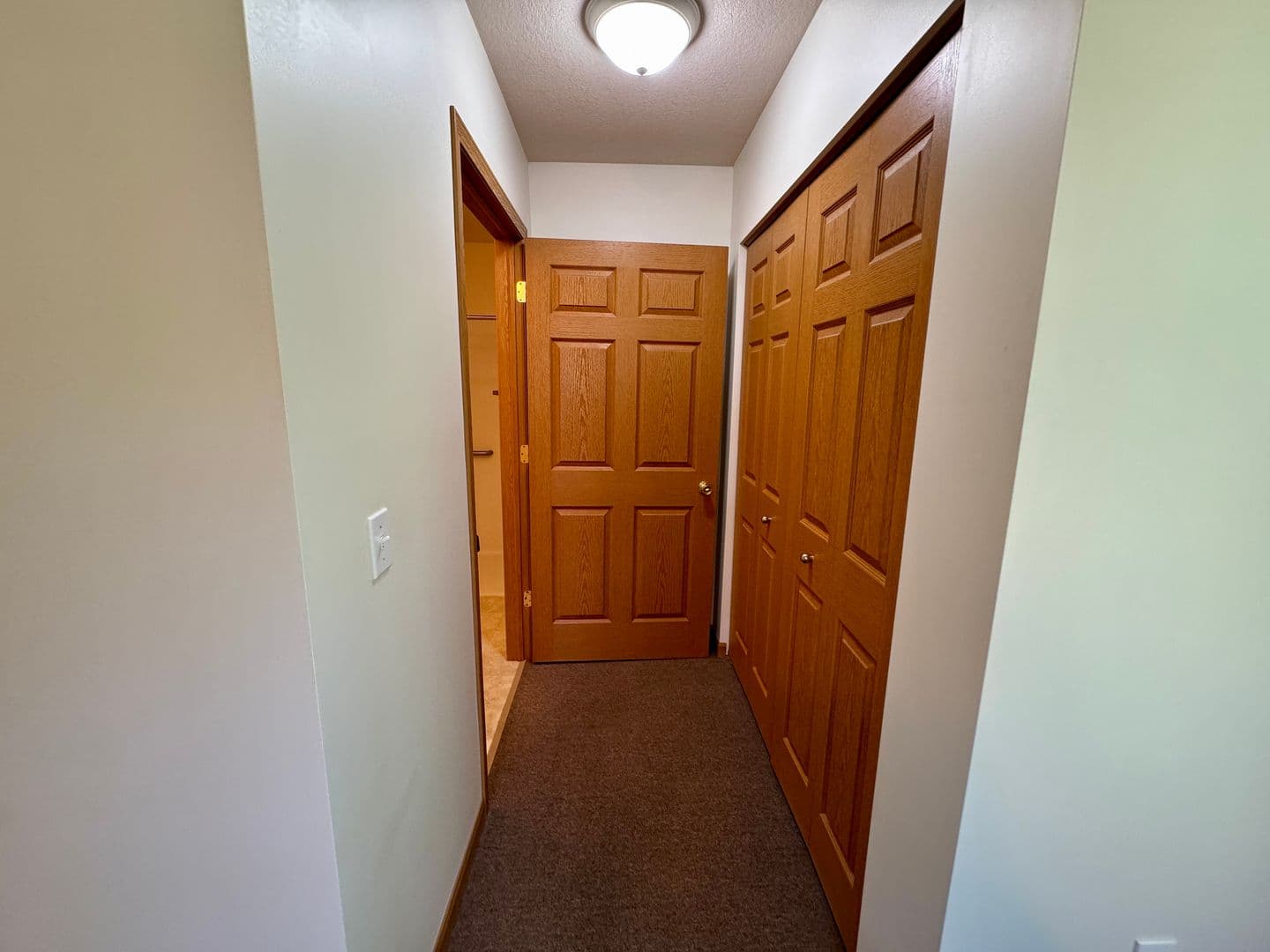 Columbia City Apartment: 120 N Chestnut Wood Lane