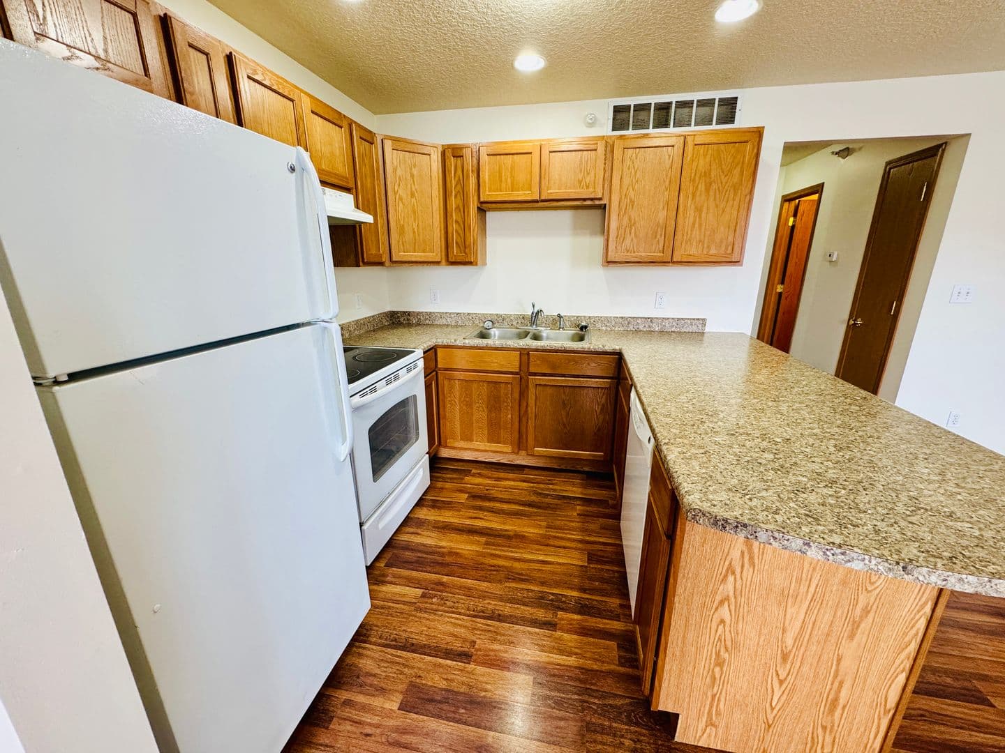 Laporte Apartment: 200 Plymouth Lane
