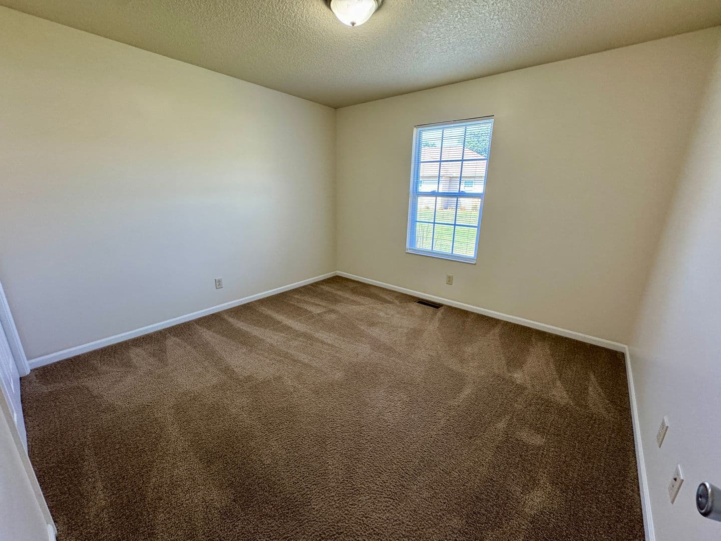 Warsaw Apartment: 101 Briar Ridge Circle