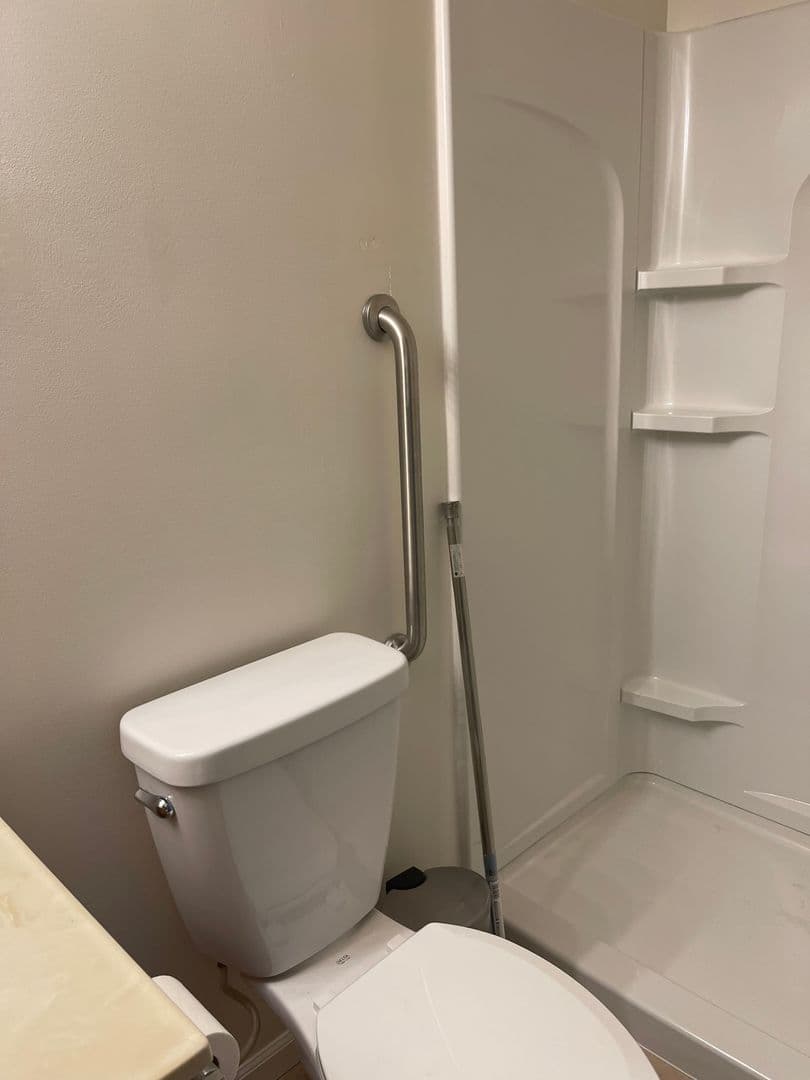 Plymouth Apartment: 525 S Michigan St