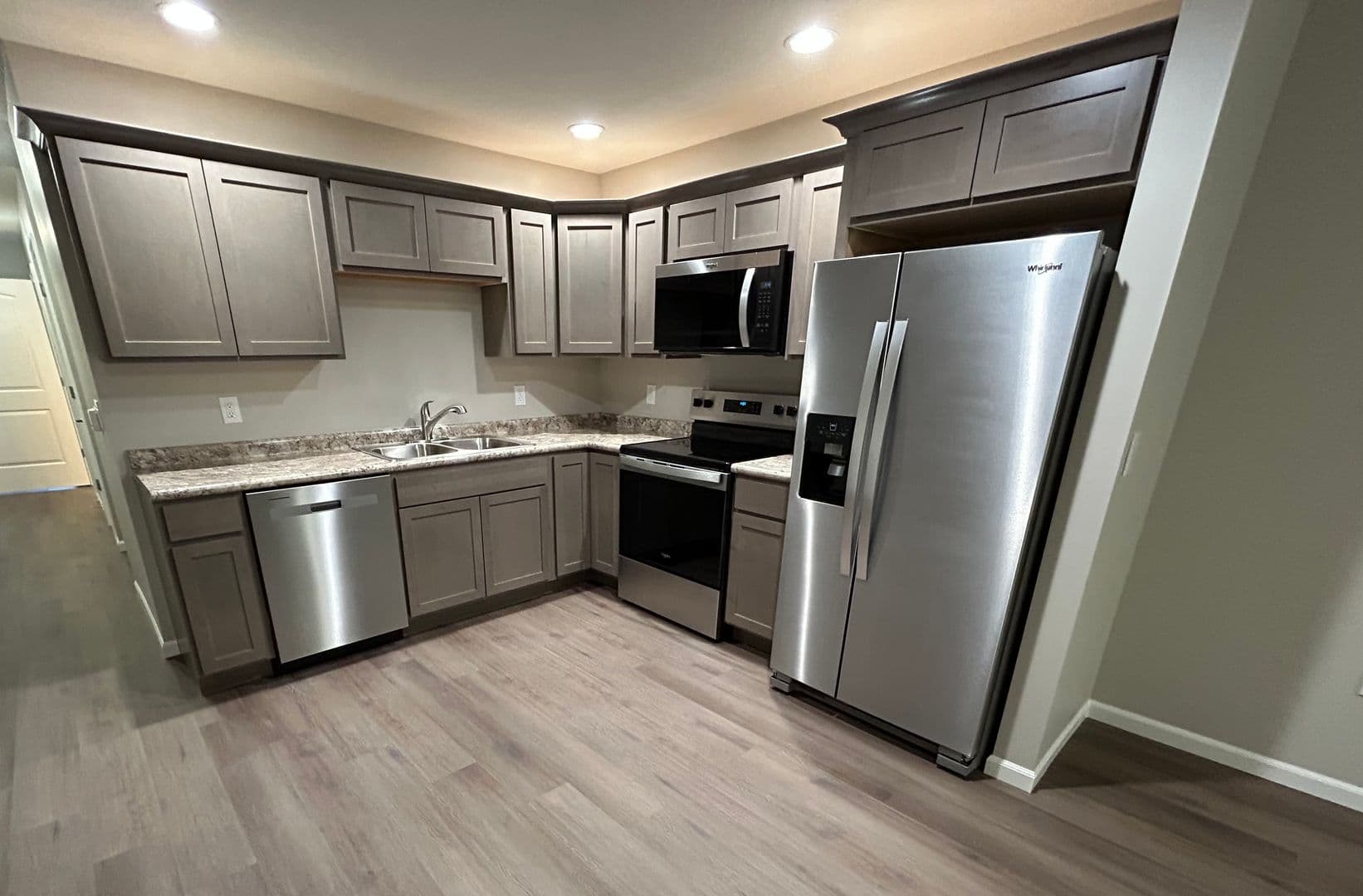 Culver Apartment: 201 W Tampa St