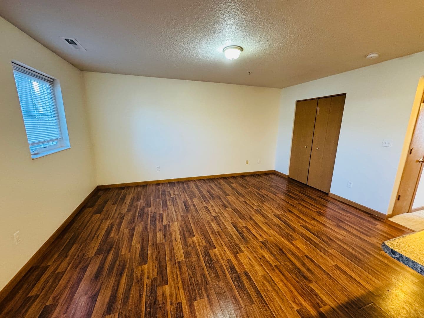 Warsaw Apartment: 101 Briar Ridge Circle