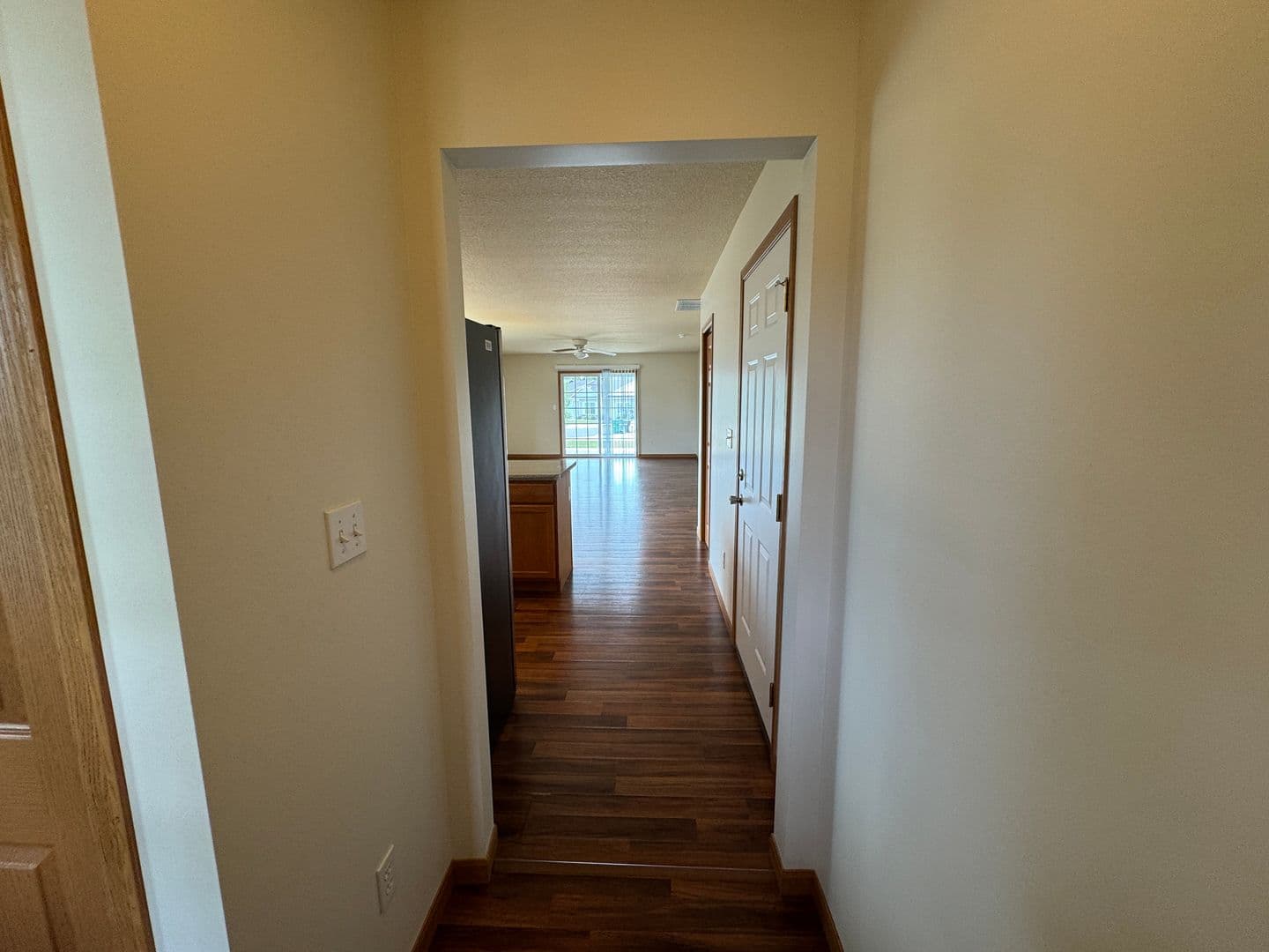 Columbia City Apartment: 120 N Chestnut Wood Lane