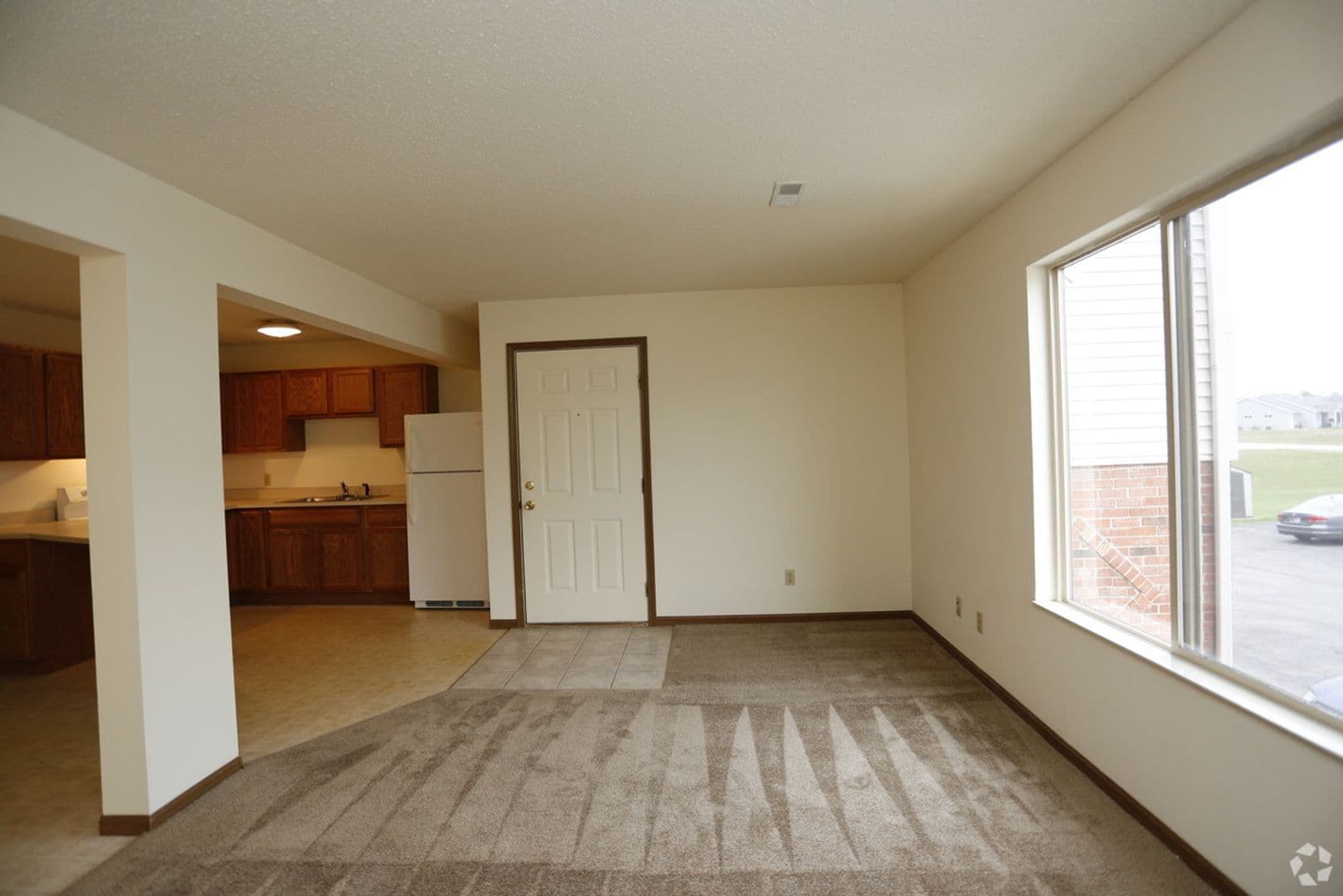 New Carlisle Apartment: 220 Chapman Drive