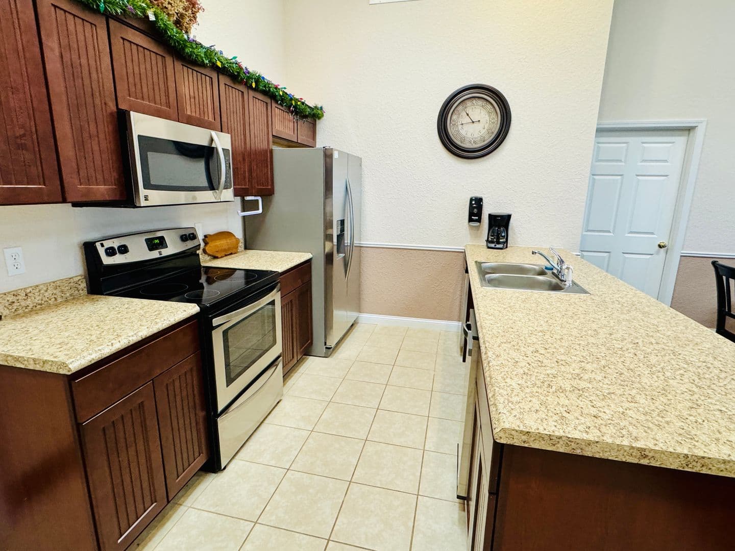 Columbia City Apartment: 120 N Chestnut Wood Lane
