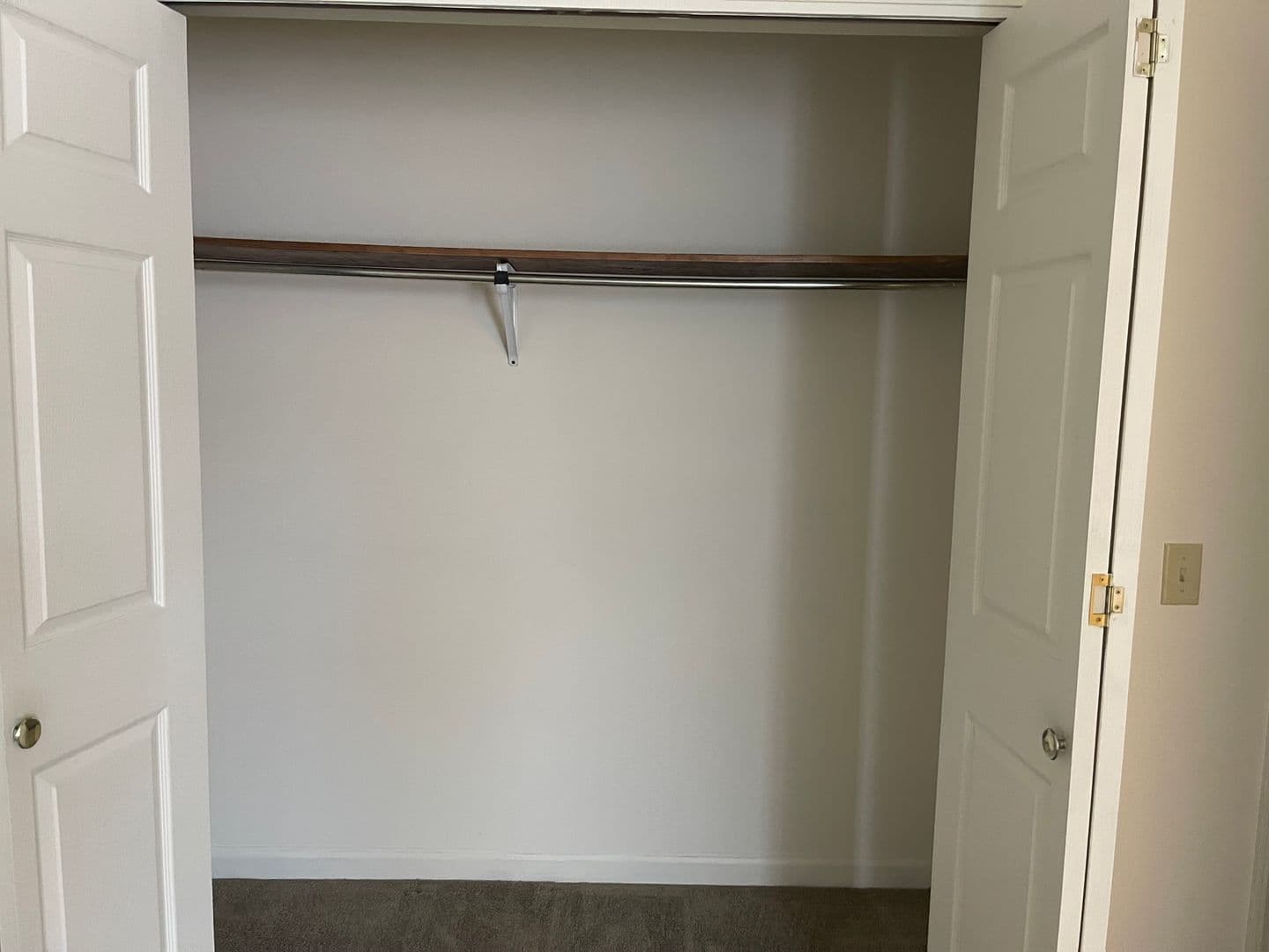 Plymouth Apartment: 525 S Michigan St