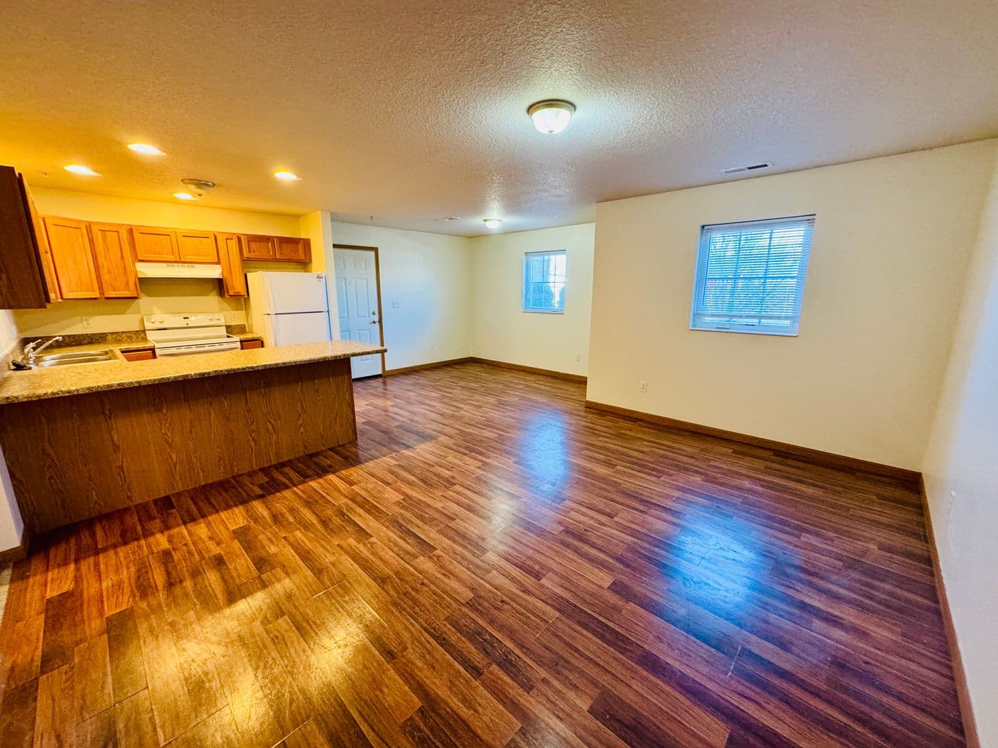 Warsaw Apartment: 200 Kinney Drive