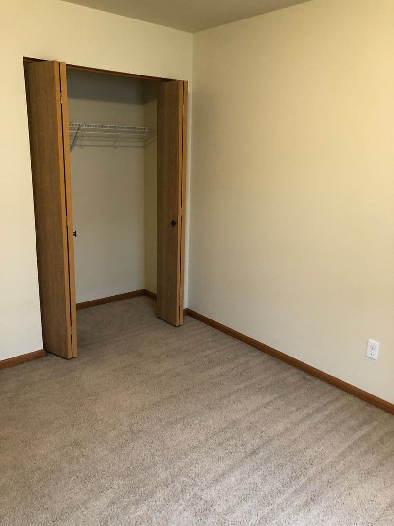 Michigan City Apartment: 1000 Longbeach Ln