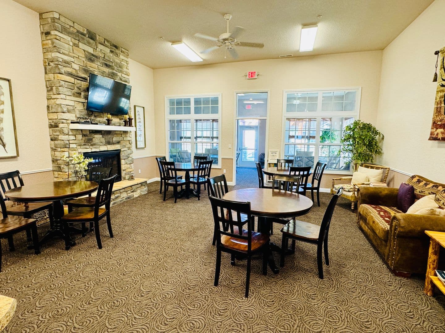 Columbia City Apartment: 120 N Chestnut Wood Lane