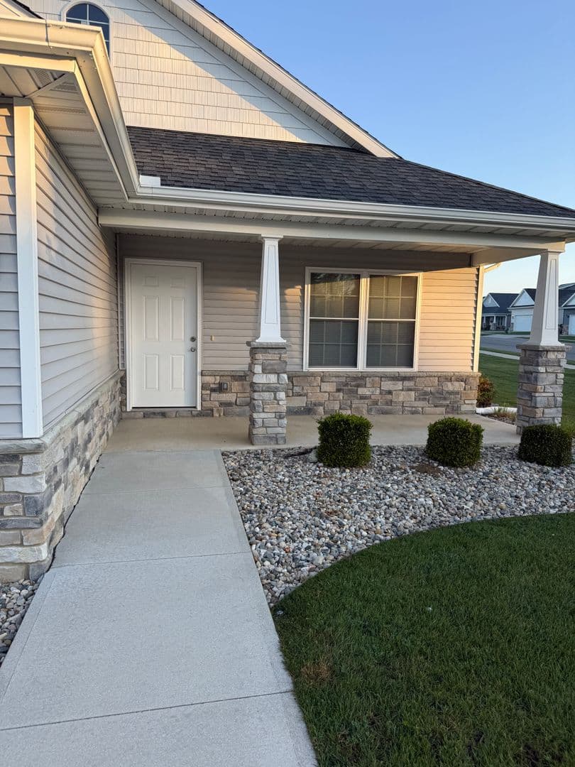 Plymouth Apartment: 2234 Bitter Root Dr
