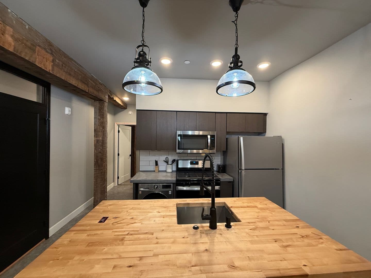 Butte Apartment: 305 N Alaska