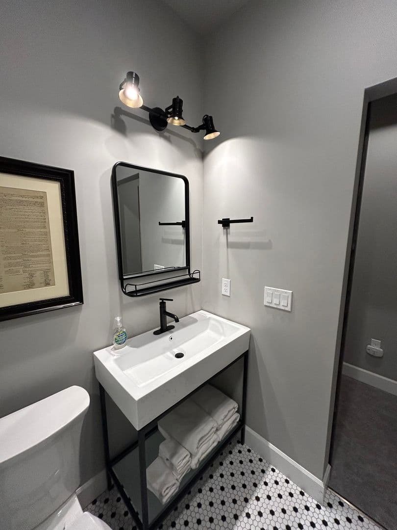 Butte Apartment: 305 N Alaska