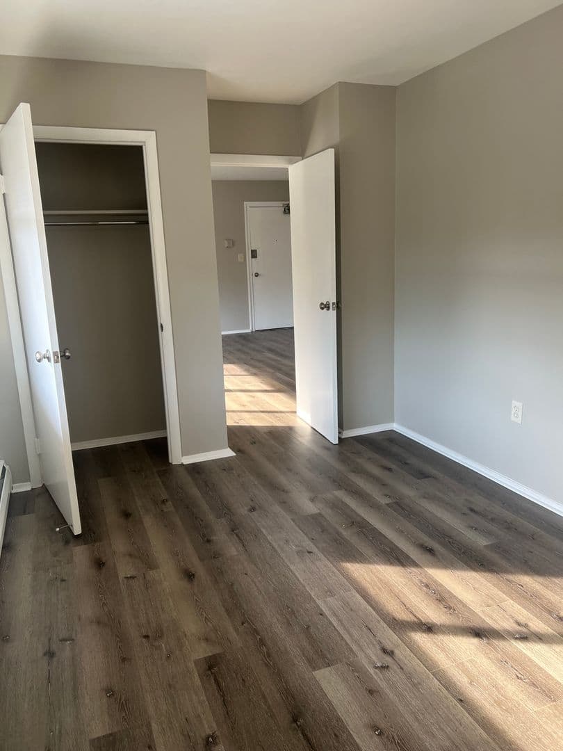 Alexandria Apartment: 2314/2318/2322/2326/2330-Glendale Terrace -