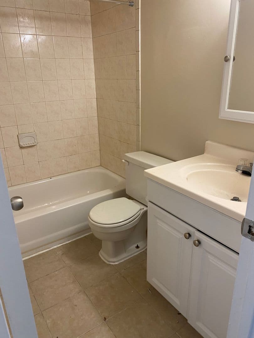 Alexandria Apartment: Bloomfield Dr