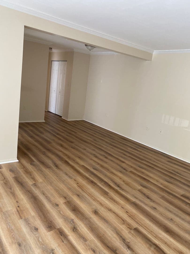 Alexandria Apartment: Bloomfield Dr