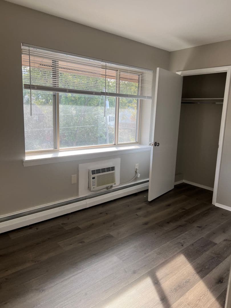 Alexandria Apartment: 2314/2318/2322/2326/2330-Glendale Terrace -