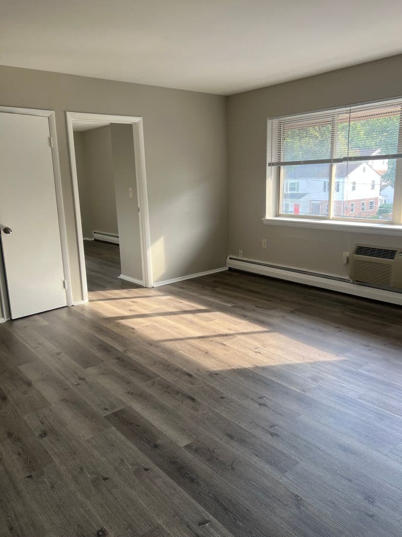 Alexandria Apartment: 2314/2318/2322/2326/2330-Glendale Terrace -