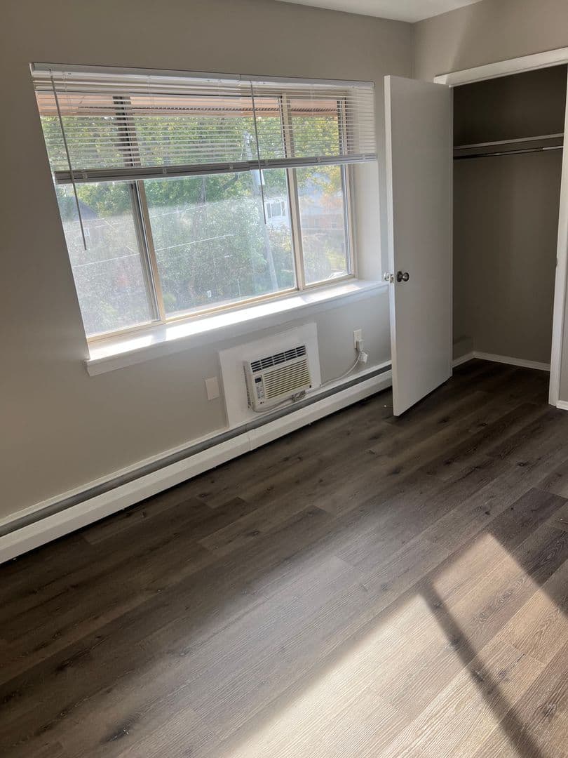 Alexandria Apartment: 2314/2318/2322/2326/2330-Glendale Terrace -