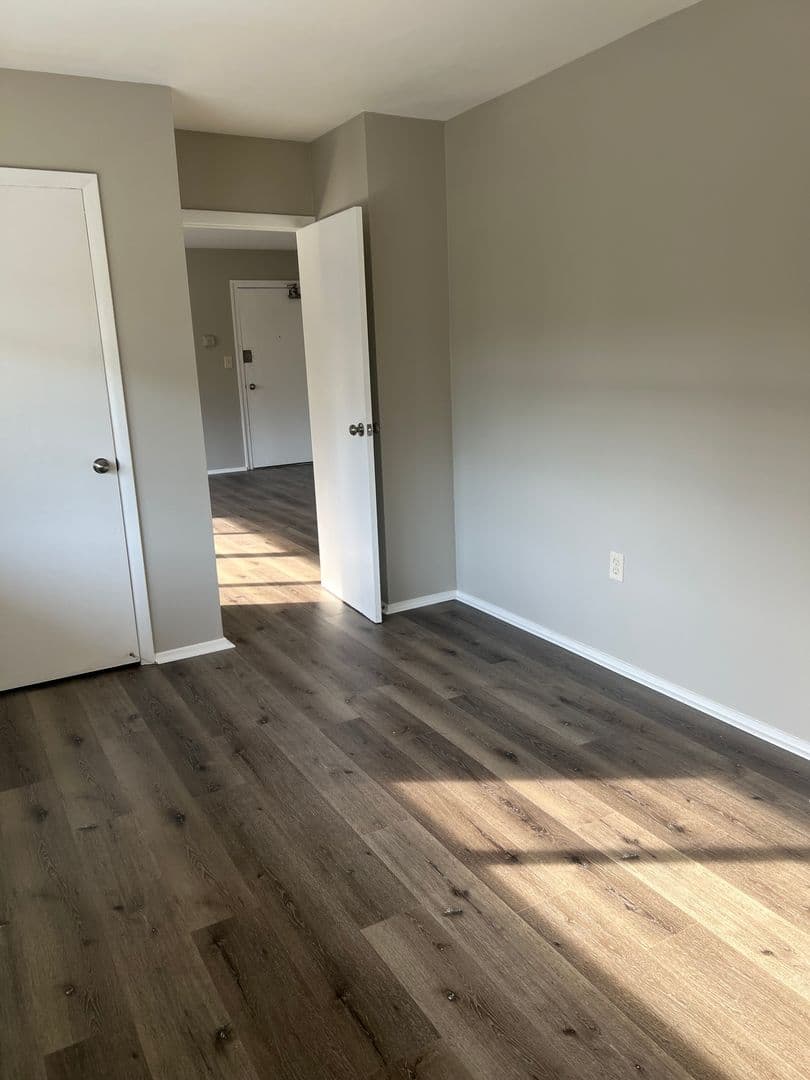 Alexandria Apartment: 2314/2318/2322/2326/2330-Glendale Terrace -