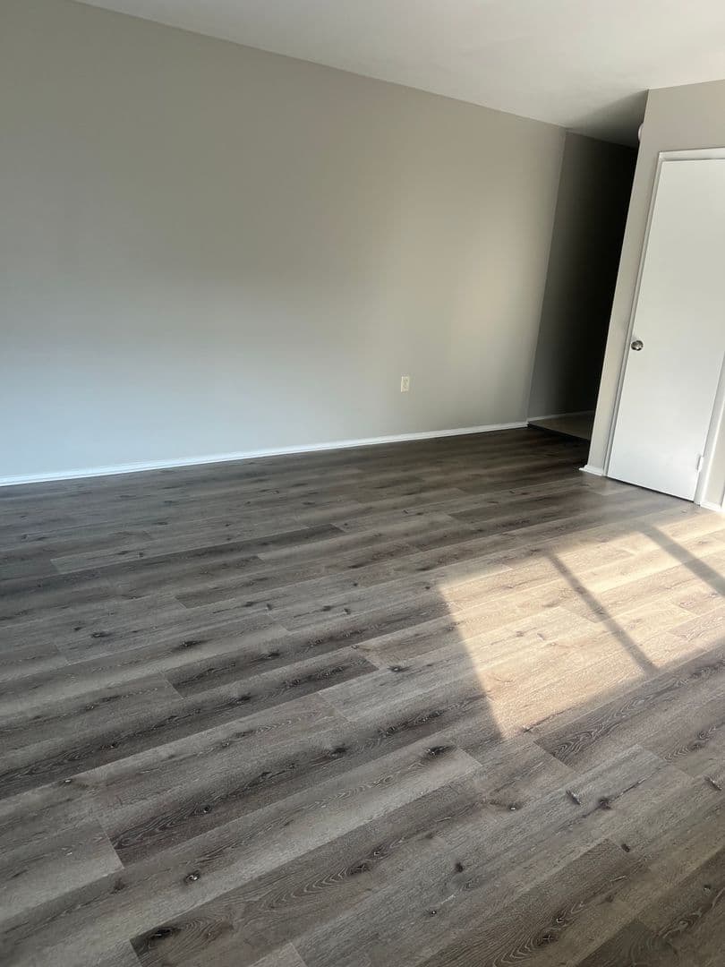 Alexandria Apartment: 2314/2318/2322/2326/2330-Glendale Terrace -