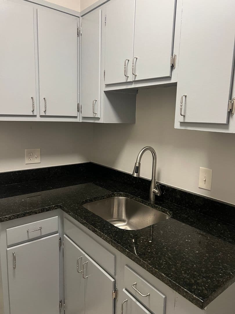 Alexandria Apartment: 2314/2318/2322/2326/2330-Glendale Terrace -