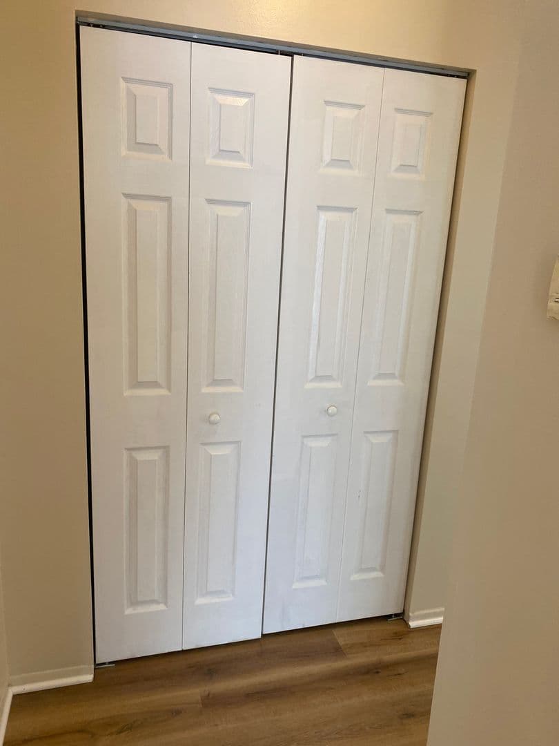 Alexandria Apartment: Bloomfield Dr