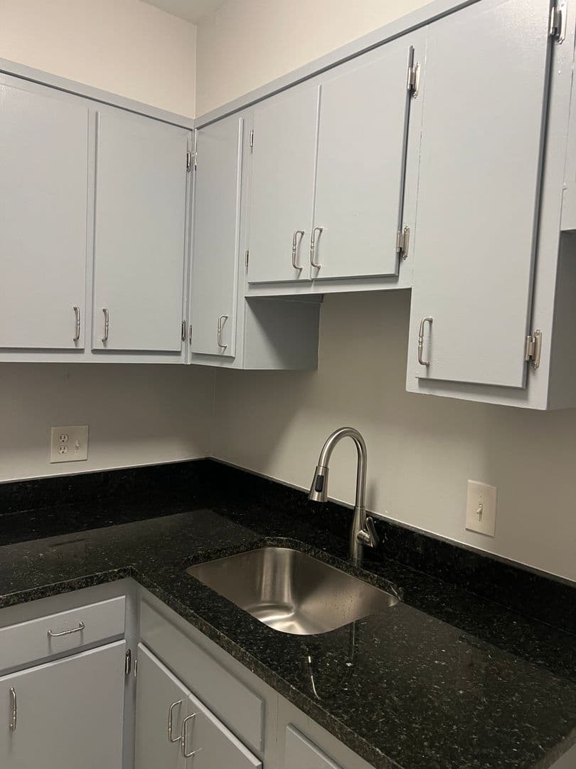 Alexandria Apartment: 2314/2318/2322/2326/2330-Glendale Terrace -