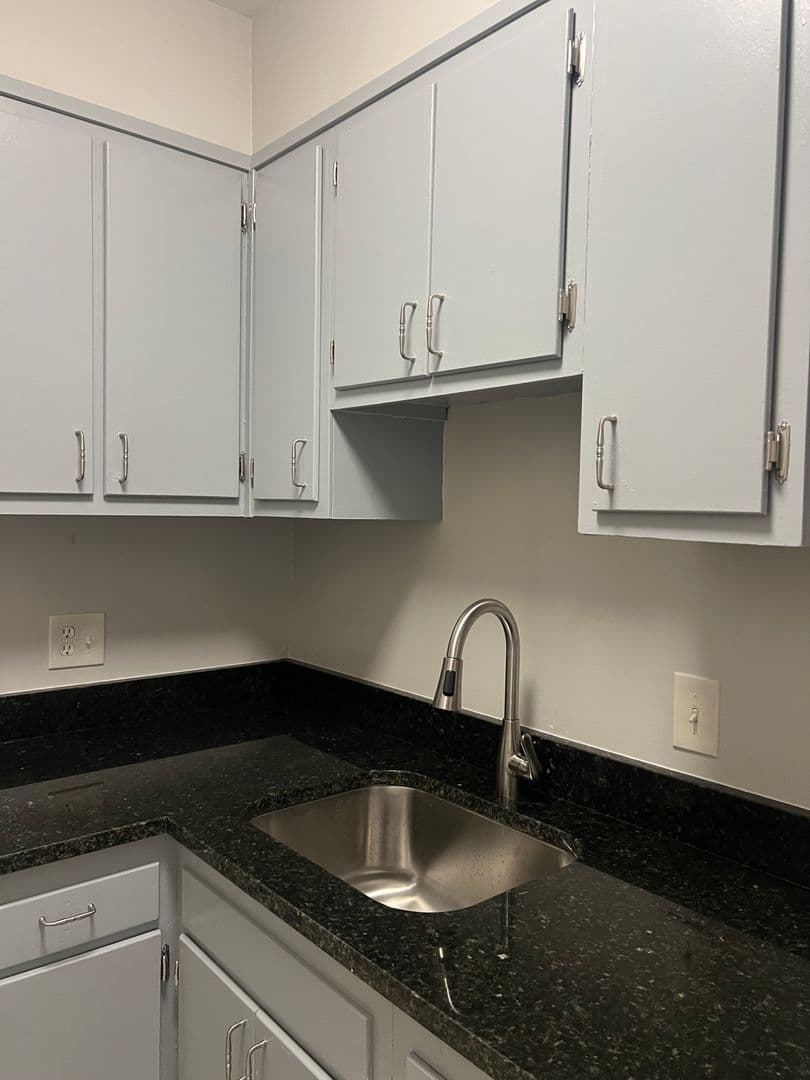 Alexandria Apartment: 2314/2318/2322/2326/2330-Glendale Terrace -