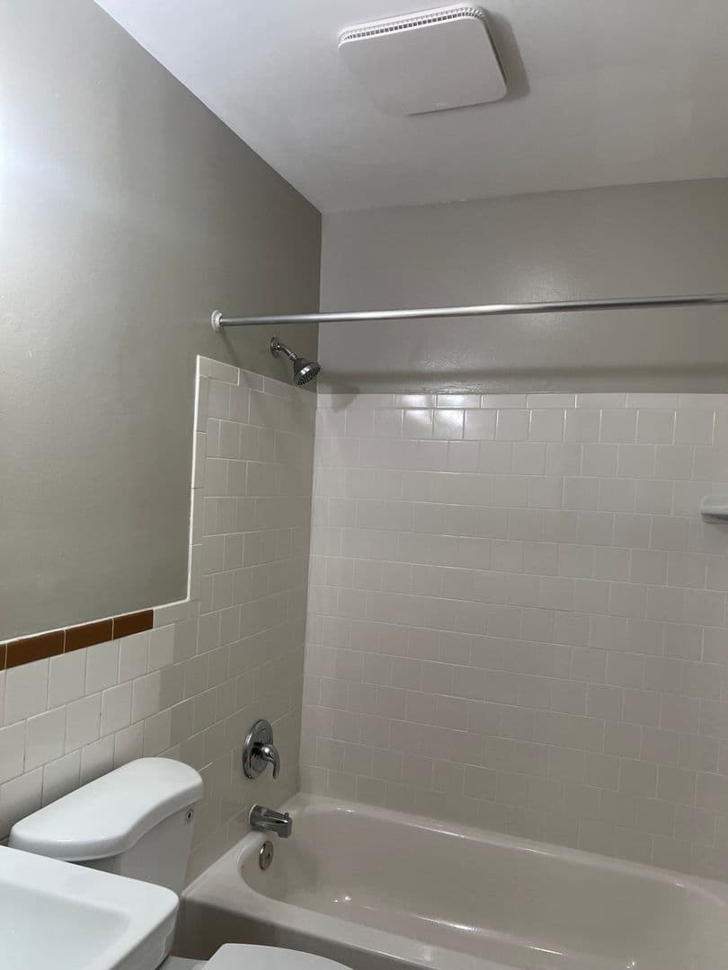 Alexandria Apartment: 2314/2318/2322/2326/2330-Glendale Terrace -