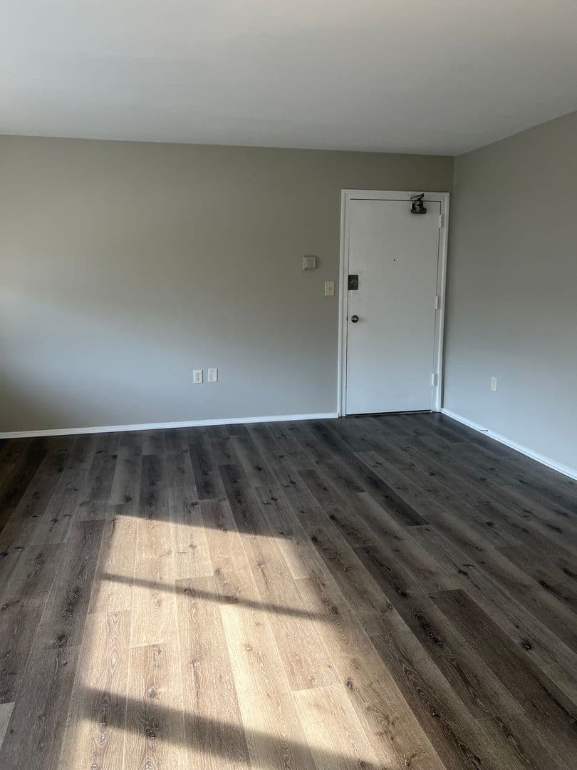 Alexandria Apartment: 2314/2318/2322/2326/2330-Glendale Terrace -